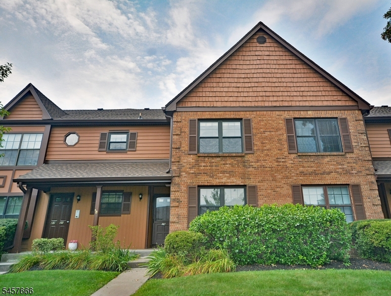 29 Barclay Ct, Lawrence Twp.