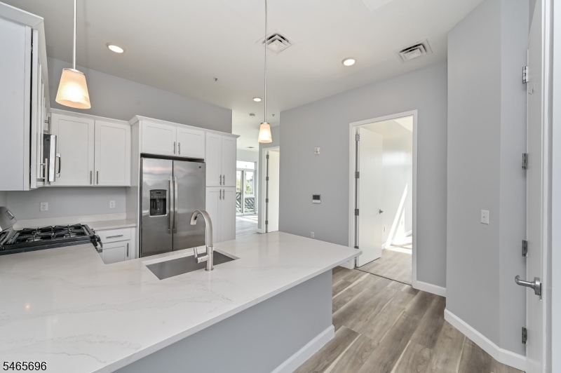 271 Millburn Ave Unit 2A, Millburn Twp.