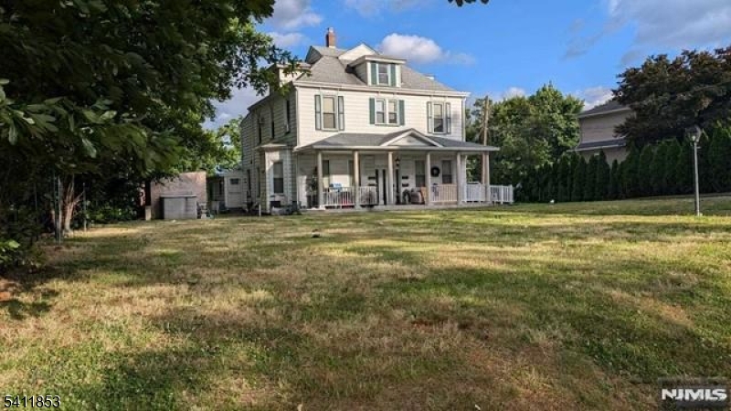 20 N Farview Ave, Paramus Boro