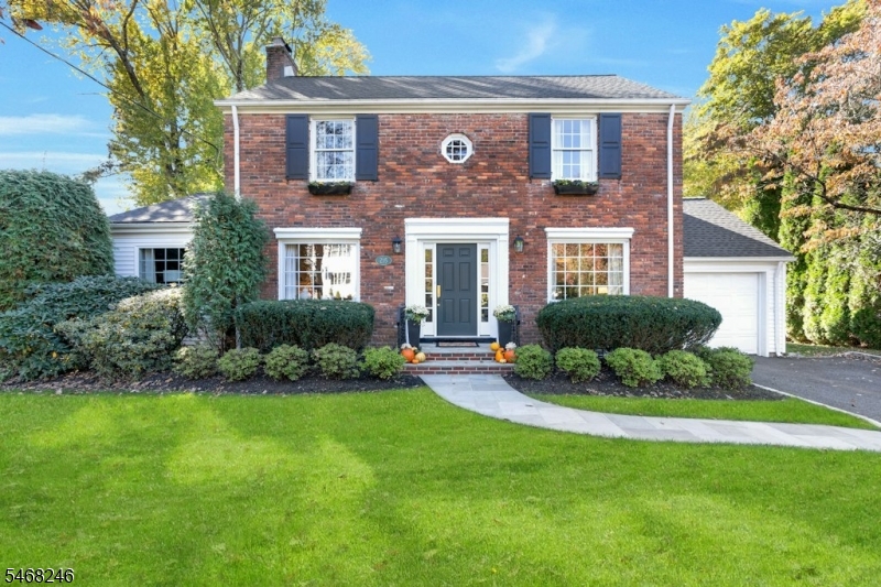 215 Longwood Ave., Chatham Twp.