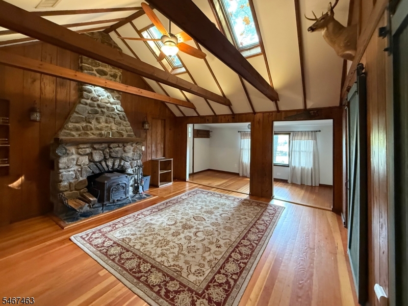2209 Lakeside Dr W, Vernon Twp.