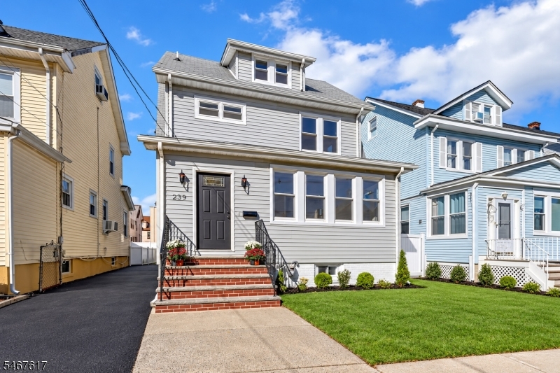 239 Ellery Ave, Newark City