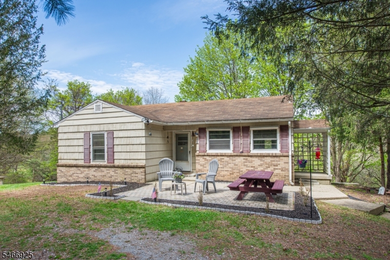 211 Clove Rd, Montague Twp.
