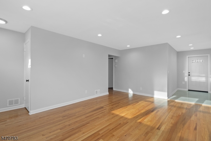 26 Kipling Ave, Springfield Twp.