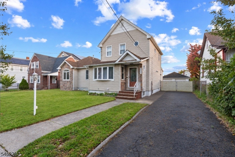 245 Kingsland Ave, Lyndhurst Twp.