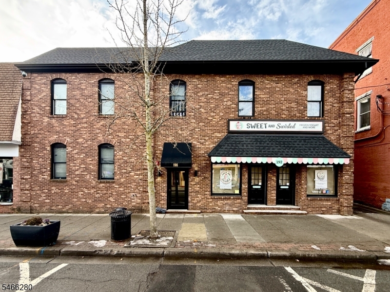 196 Spring St Unit 4, Newton Town