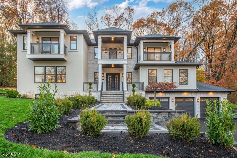 24 Cliffside Dr, Livingston Twp.