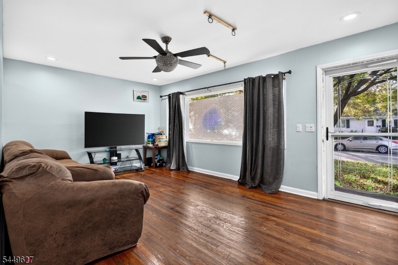 8 Kelly St, Metuchen Boro