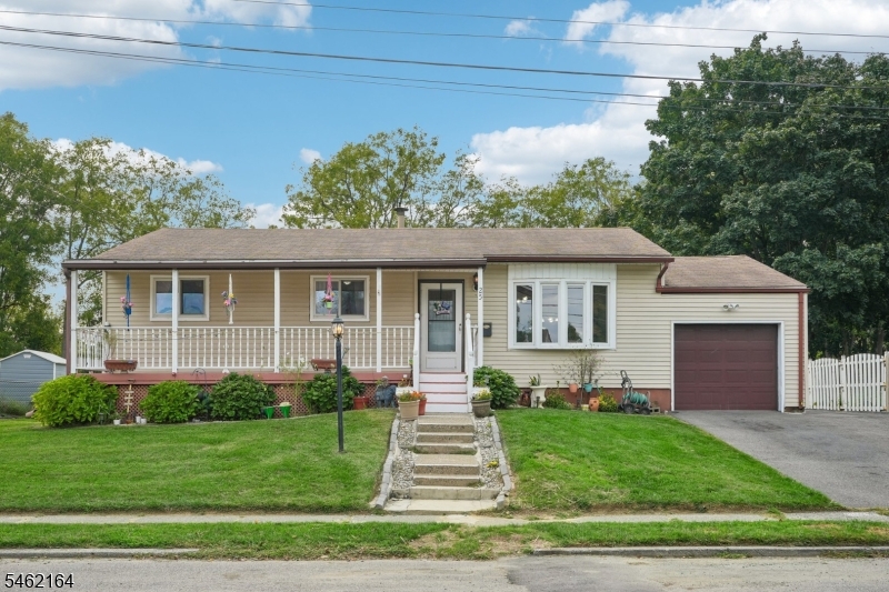 25 Lawrence Dr, Hackettstown Town