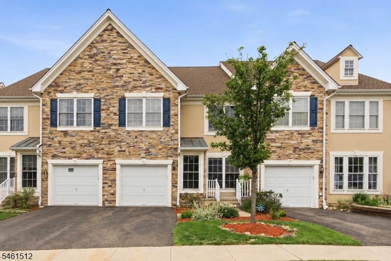 16 Magnolia Way, North Haledon Boro