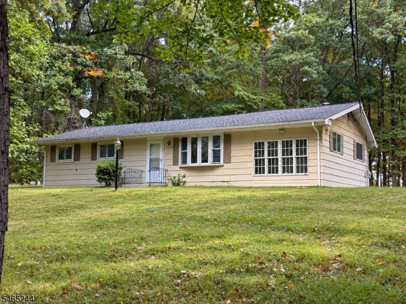 81 Woolf Rd, Alexandria Twp.