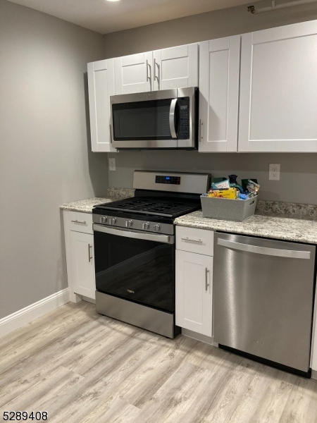 145 W Clinton St, Dover Town