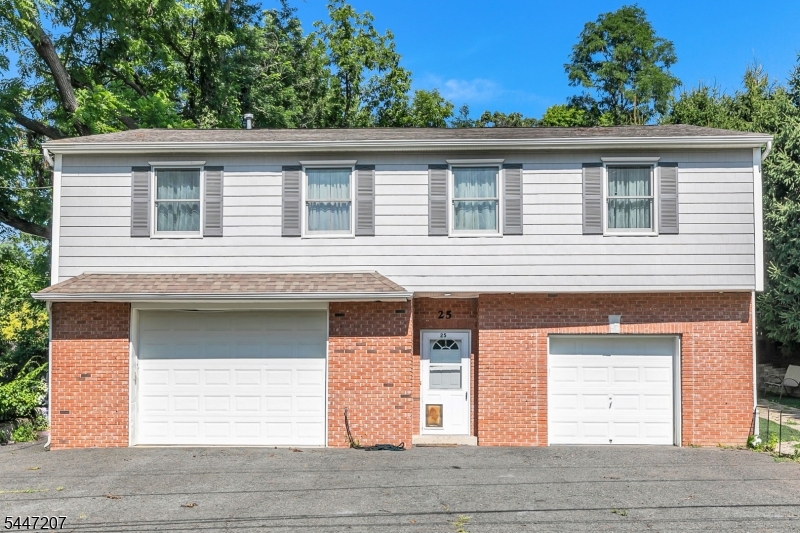25 Gillette Rd, Long Hill Twp.