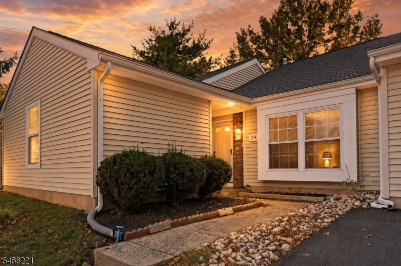 29 Avebury Pl, Franklin Twp.