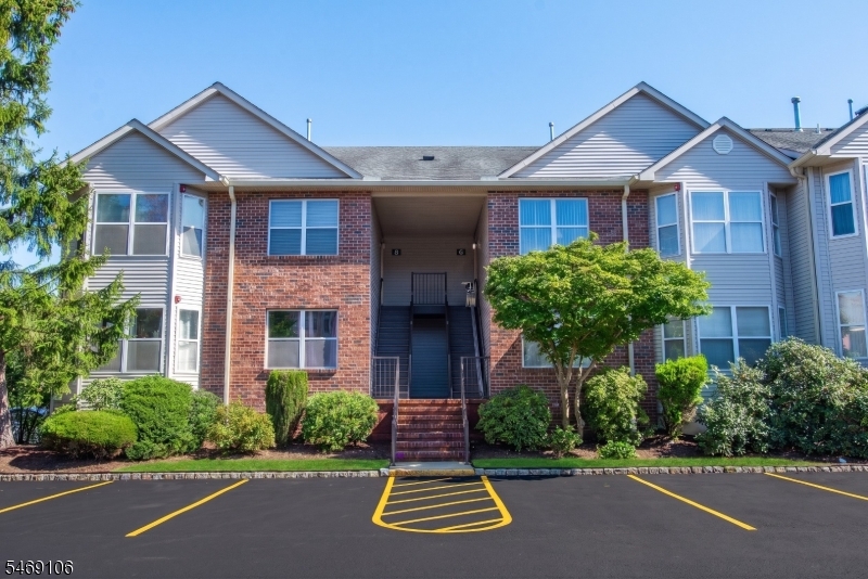 7 Sharon Dr, East Hanover Twp.