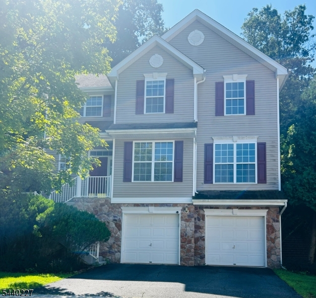 310 Winding Hill Dr, Mount Olive Twp.