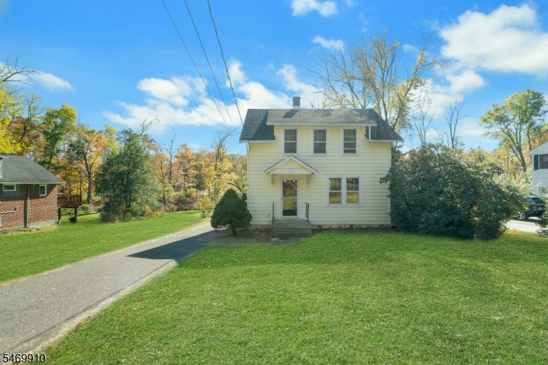 24 W Main St, Mendham Twp.