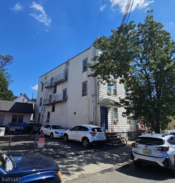 27 Milosh St, Clifton City