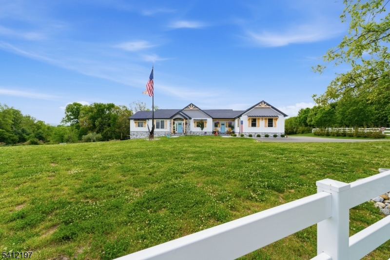 27 Sterling Dr, Wantage Twp.
