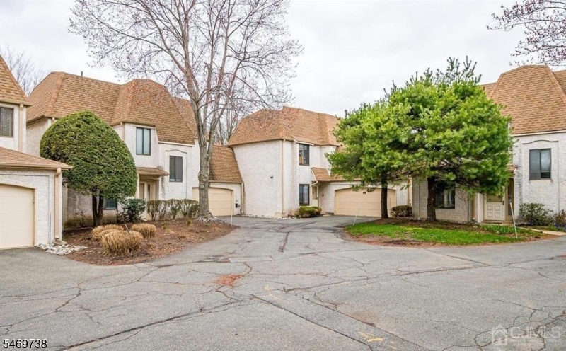 71 Park Gate Dr, Edison Twp.