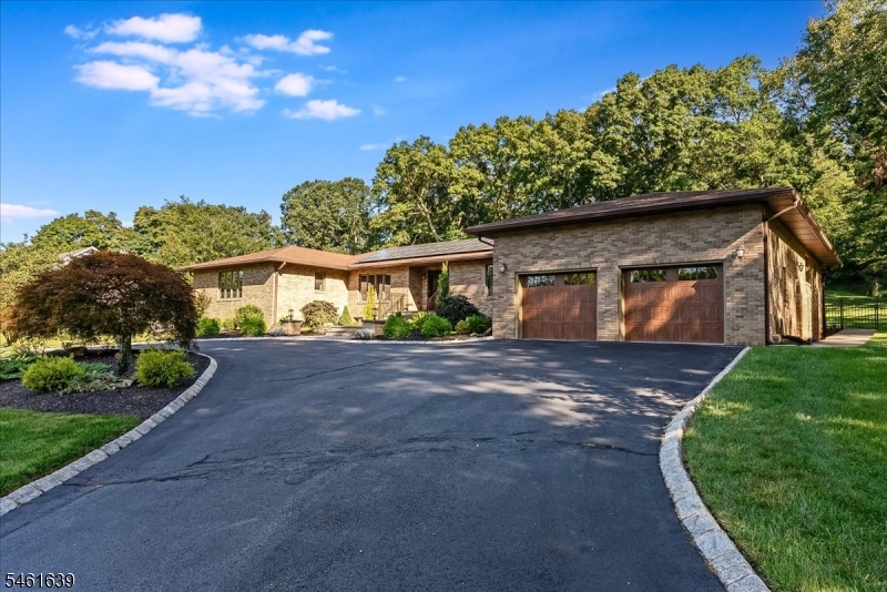 34 W Grover St, Mount Olive Twp.