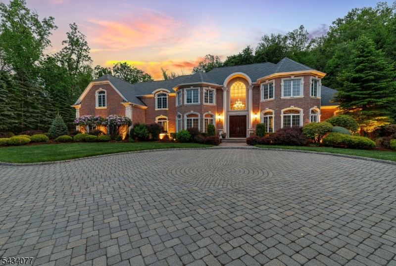68 Brams Hill Dr, Mahwah Twp.