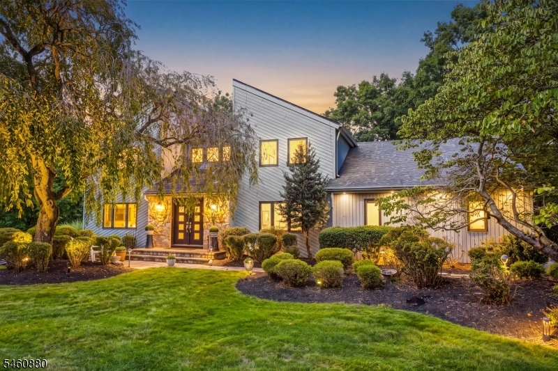 2 Sweet Briar Ct, Montgomery Twp.