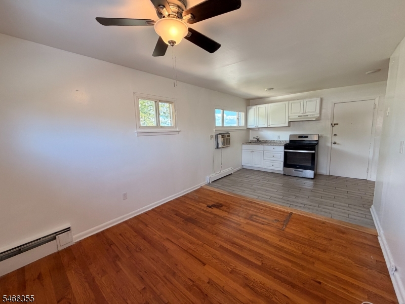 678 Allwood Rd, Clifton City