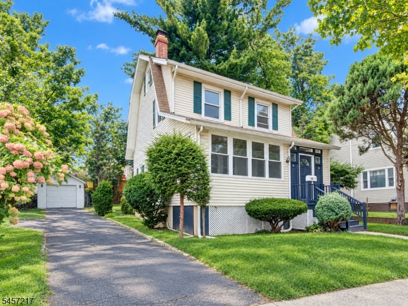 161 Franklin Ter, Maplewood Twp.