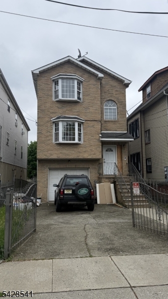 94 Osborne Ter, Newark City