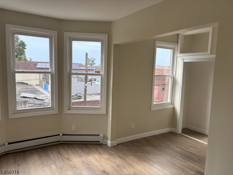14 Belgium St 3rd Fl Unit 3, Newark City