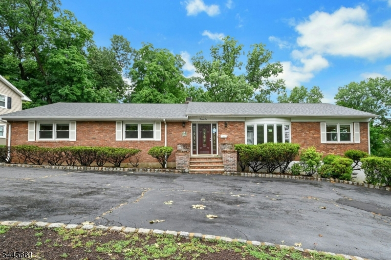 26 Alpine Dr, Wayne Twp.