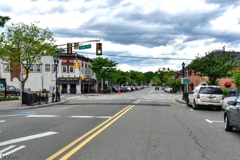 227 Rock Rd, Glen Rock Boro