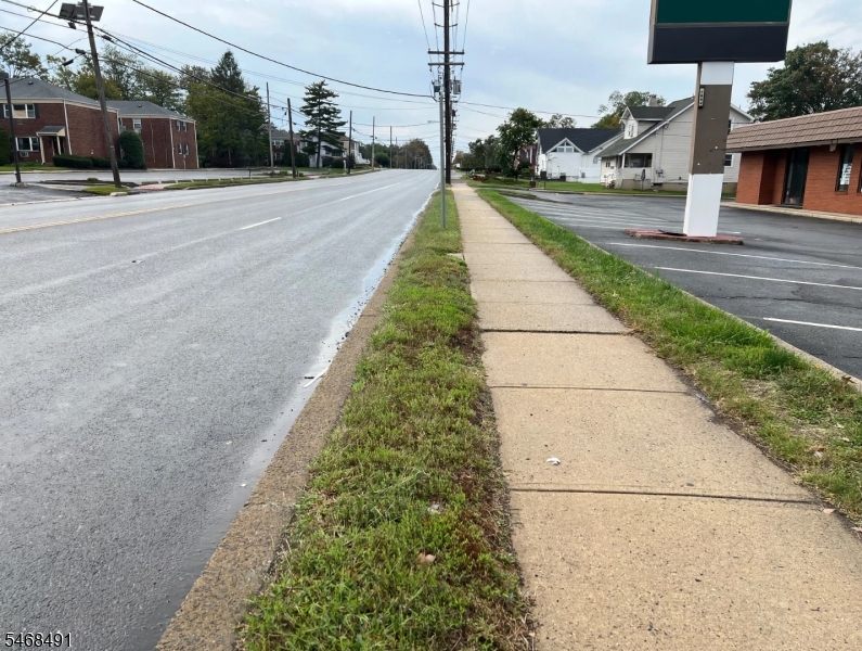 1945 NJ 27, Edison Twp.