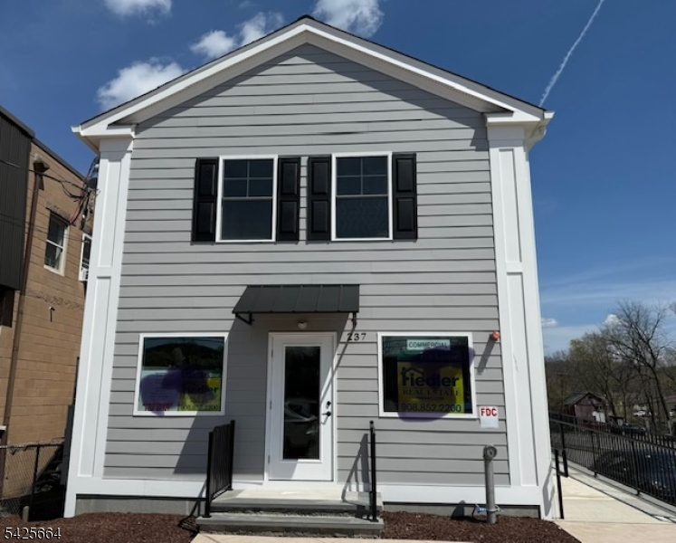 237 Main St, Hackettstown Town