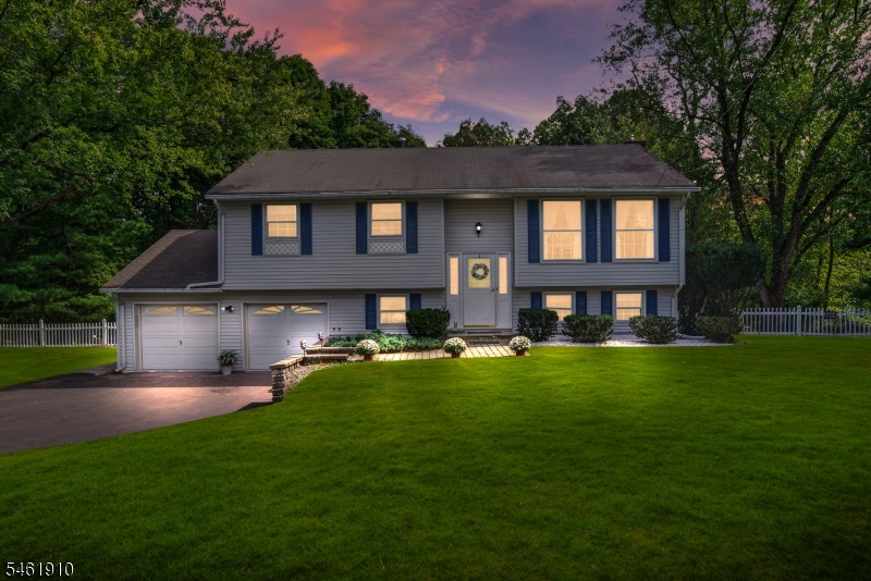 6 Redwood Dr, Clinton Twp.