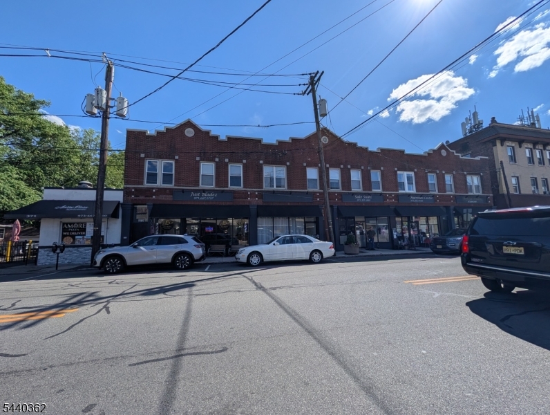 373 Centre St, Nutley Twp.