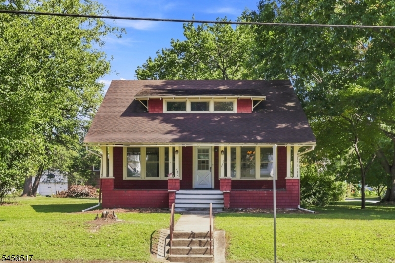 429 Greenwich St, Belvidere Twp.