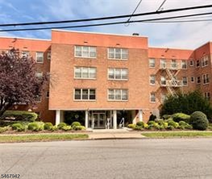 88 Clinton Pl, Hackensack City