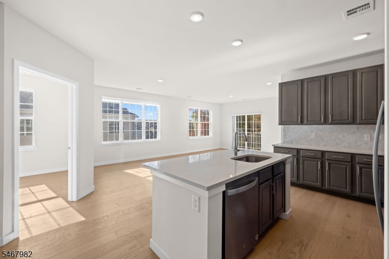 644 Lorhan Drive, Piscataway Twp.
