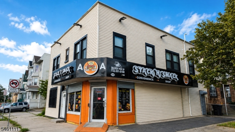 566 Hawthorne Ave, Newark City