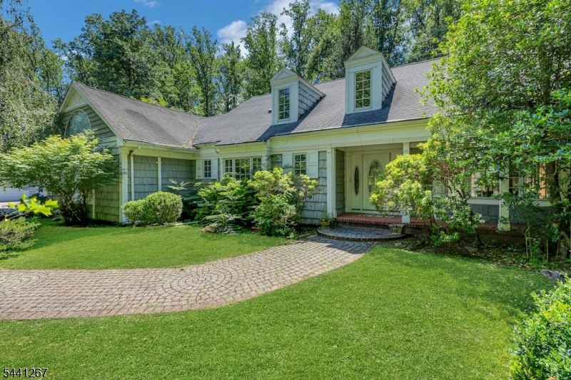 225 Sunlit Drive, Warren Twp.