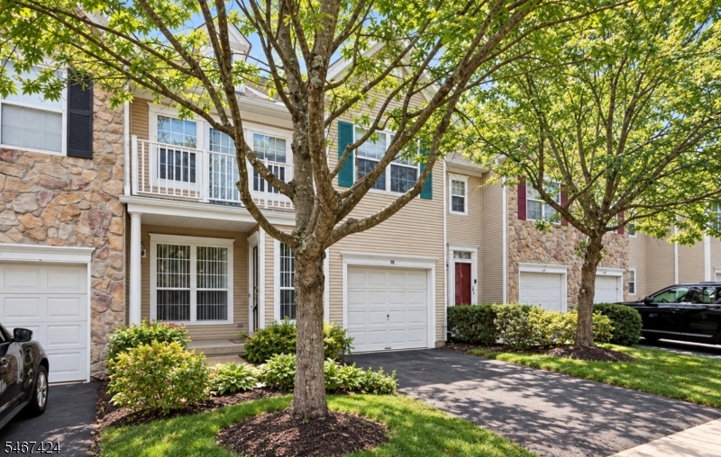 26 Mayflower Dr, Bernards Twp.