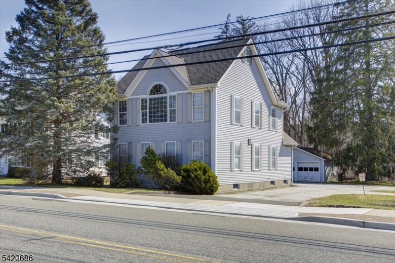 27 Main St, Sparta Twp.