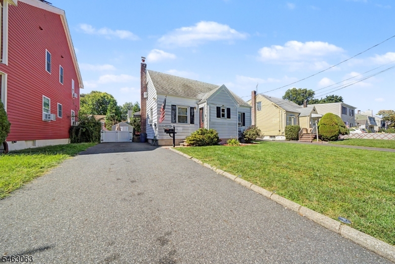 10 2Nd St, Fair Lawn Boro