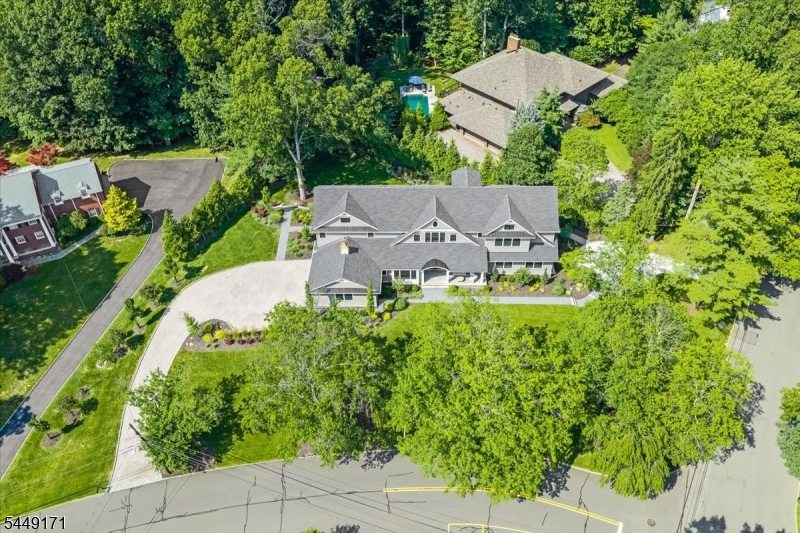 330 Hartshorn Dr, Millburn Twp.
