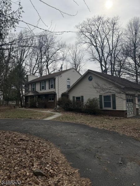 5 Linabury Ln, Chester Twp.