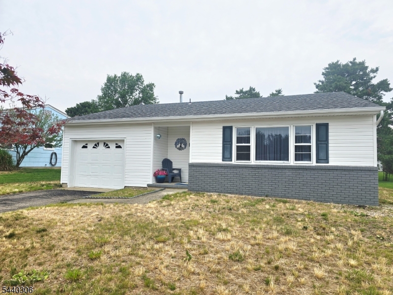 214 Westbrook Dr, Berkeley Twp.