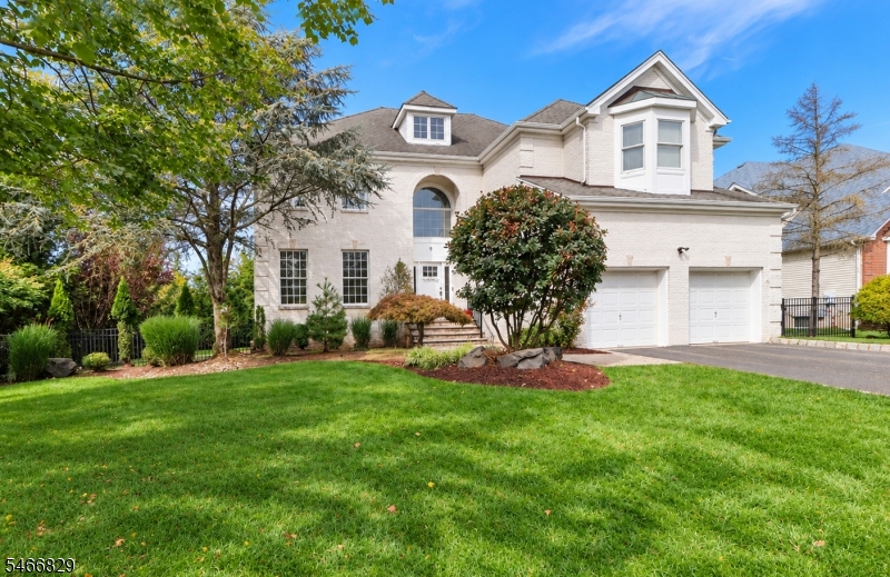 9 Schindler Way, Livingston Twp.