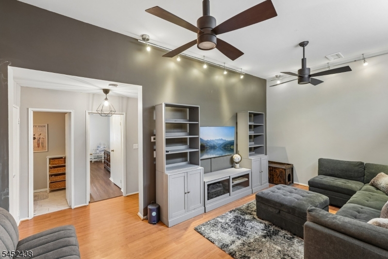 25 River Rd Unit 3 B, Nutley Twp.